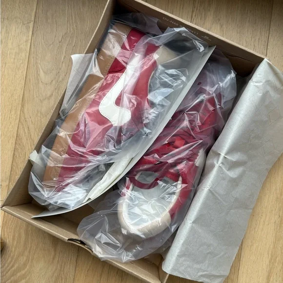 NWT Dolce Vita Notice Sneakers - Picture 2 of 3